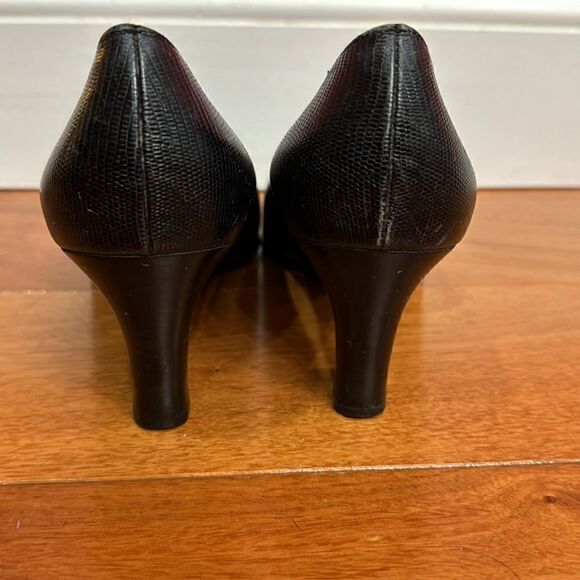 Salvatore Ferragamo Women's Black D'Orsay 2.5 Heels Sz 7.5B - Picture 3 of 9